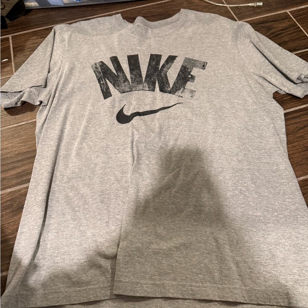 Nike Men's Heather Gray Short Sleeve Tee